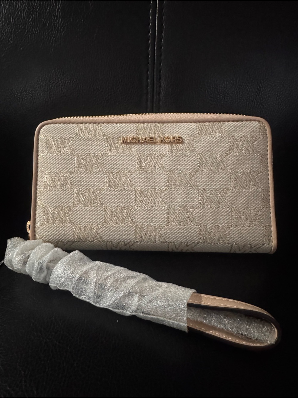 NEW Michael Kors Cream Logo Zip Wallet with Gold Hardware